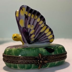 Beautiful butterfly Limoges trinket box